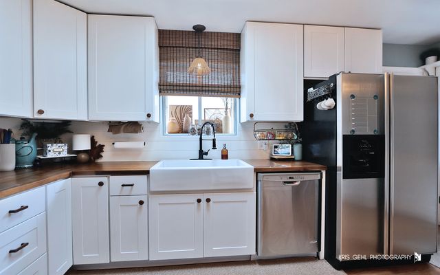 503 E Lake Avenue, Round Lake Beach, IL 60073