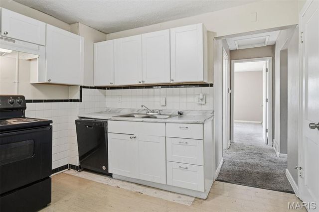 4502 June Avenue, St Louis, MO 63121