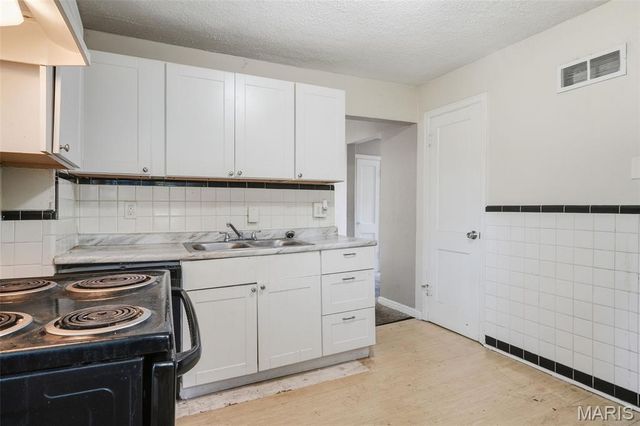 4502 June Avenue, St Louis, MO 63121