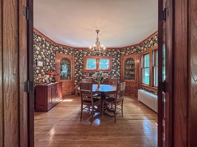 210 W College AVENUE, Waukesha, WI 53186