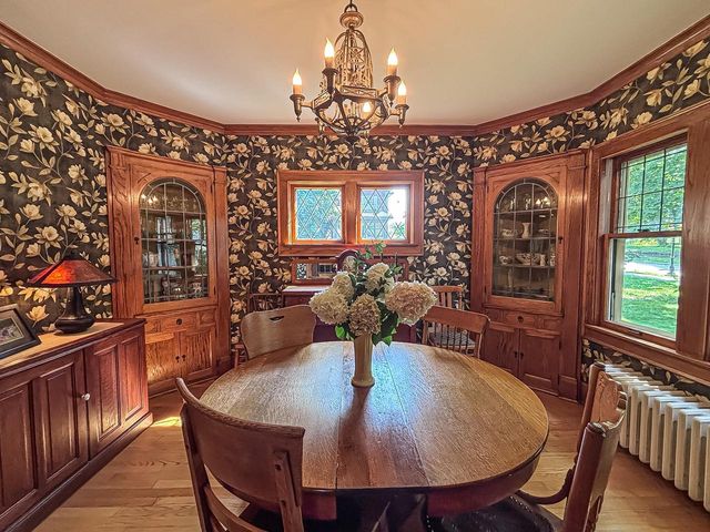 210 W College AVENUE, Waukesha, WI 53186