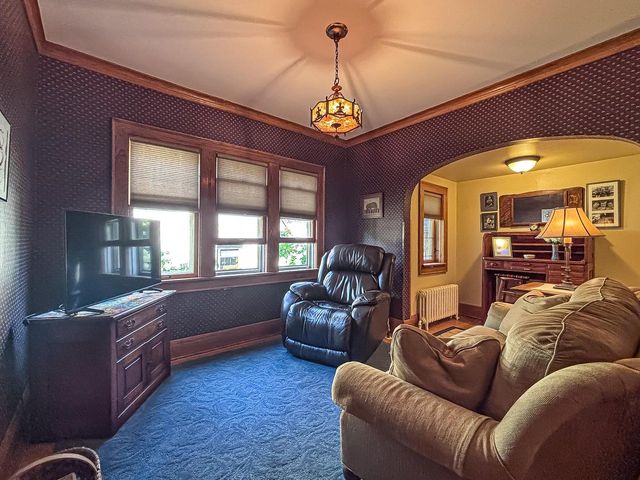 210 W College AVENUE, Waukesha, WI 53186