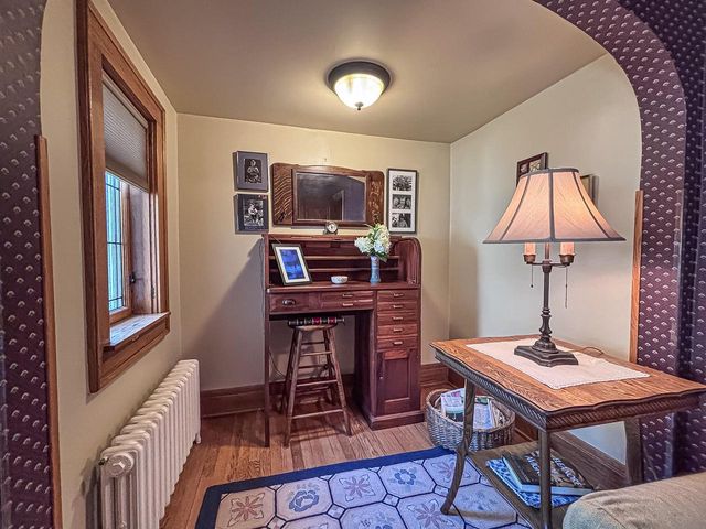 210 W College AVENUE, Waukesha, WI 53186
