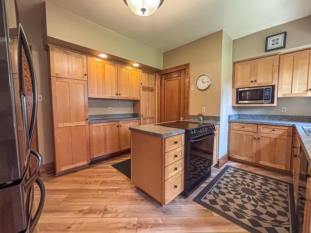 210 W College AVENUE, Waukesha, WI 53186