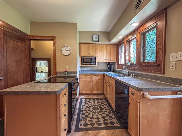 210 W College AVENUE, Waukesha, WI 53186