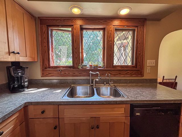 210 W College AVENUE, Waukesha, WI 53186