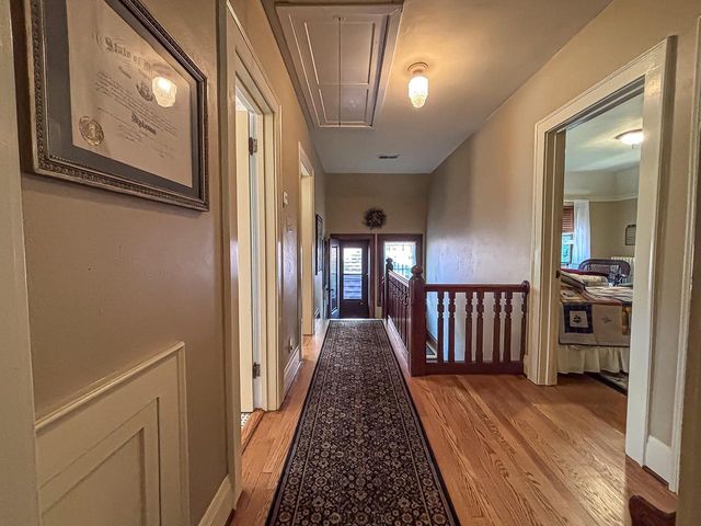 210 W College AVENUE, Waukesha, WI 53186