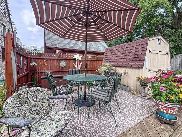 210 W College AVENUE, Waukesha, WI 53186