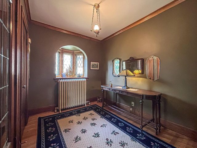 210 W College AVENUE, Waukesha, WI 53186