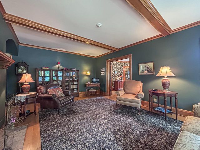 210 W College AVENUE, Waukesha, WI 53186