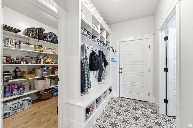 6284 W COPPER HAWK DR, South Jordan, UT 84009