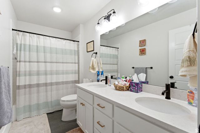 6284 W COPPER HAWK DR, South Jordan, UT 84009