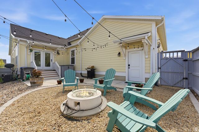 6284 W COPPER HAWK DR, South Jordan, UT 84009