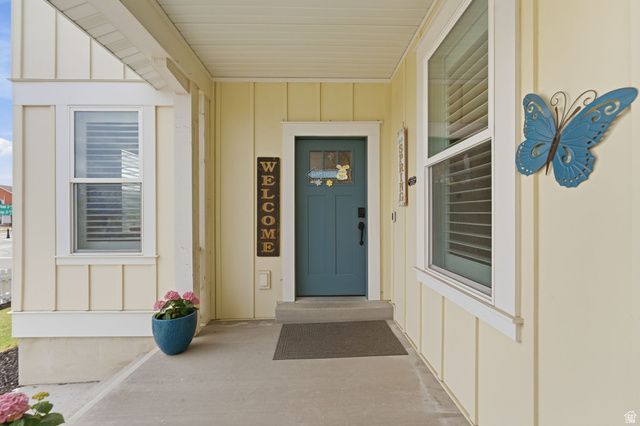 6284 W COPPER HAWK DR, South Jordan, UT 84009