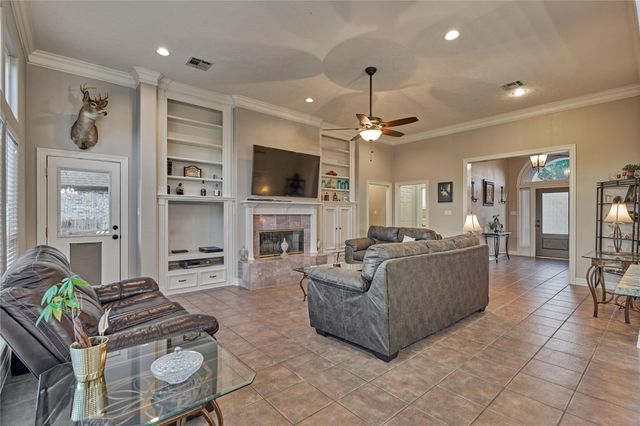 15 Newberry Court, Montgomery, TX 77356