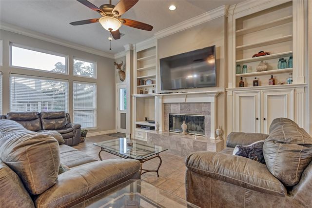 15 Newberry Court, Montgomery, TX 77356