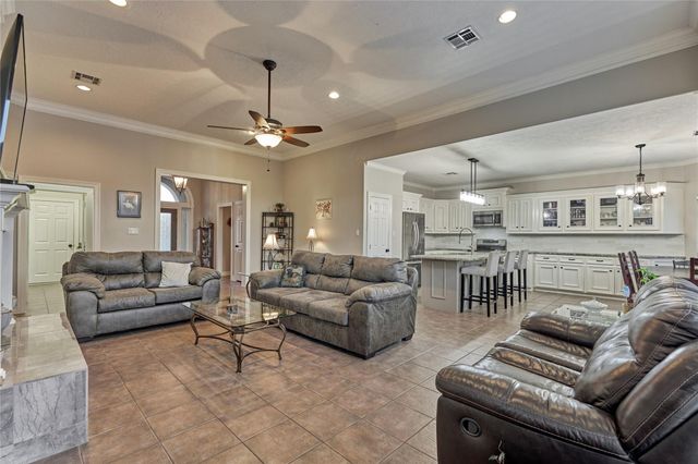 15 Newberry Court, Montgomery, TX 77356