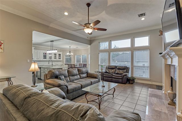 15 Newberry Court, Montgomery, TX 77356