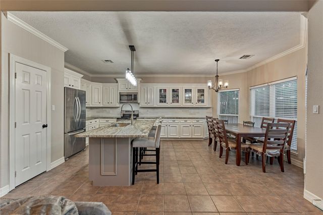 15 Newberry Court, Montgomery, TX 77356