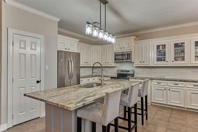 15 Newberry Court, Montgomery, TX 77356