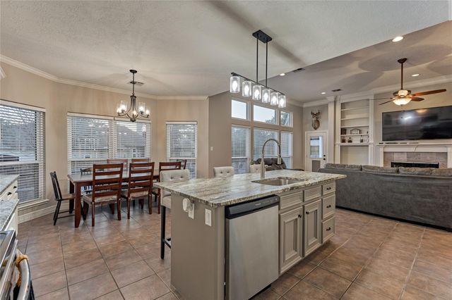 15 Newberry Court, Montgomery, TX 77356