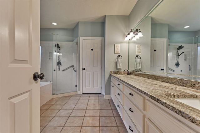 15 Newberry Court, Montgomery, TX 77356