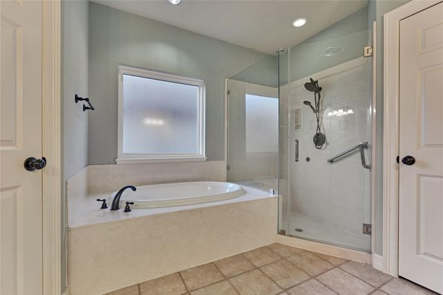 15 Newberry Court, Montgomery, TX 77356