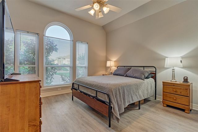 15 Newberry Court, Montgomery, TX 77356