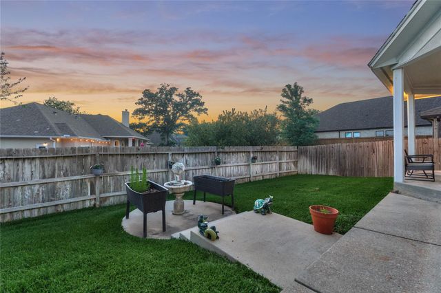 15 Newberry Court, Montgomery, TX 77356