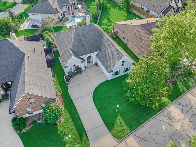 15 Newberry Court, Montgomery, TX 77356