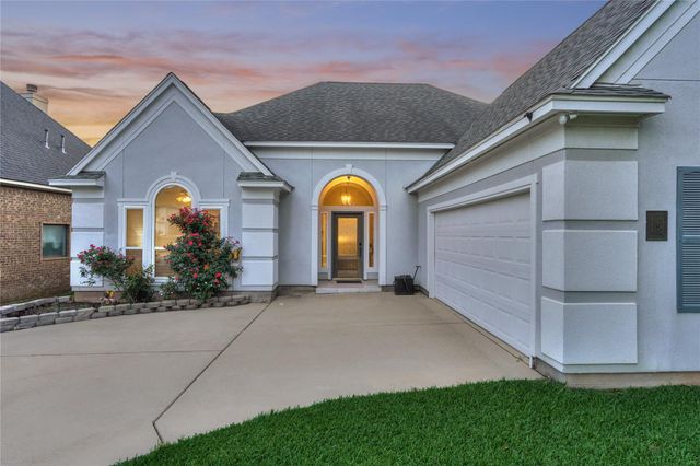 15 Newberry Court, Montgomery, TX 77356