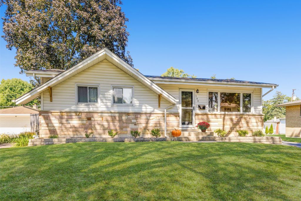 700 Elderberry Lane, Mount Prospect, IL 60056 — exterior