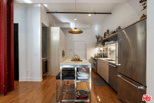 253 S Broadway 201, Los Angeles, CA 90012