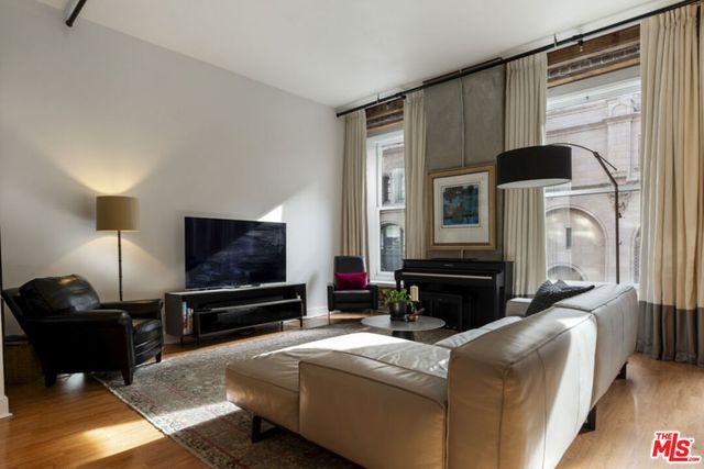 253 S Broadway 201, Los Angeles, CA 90012