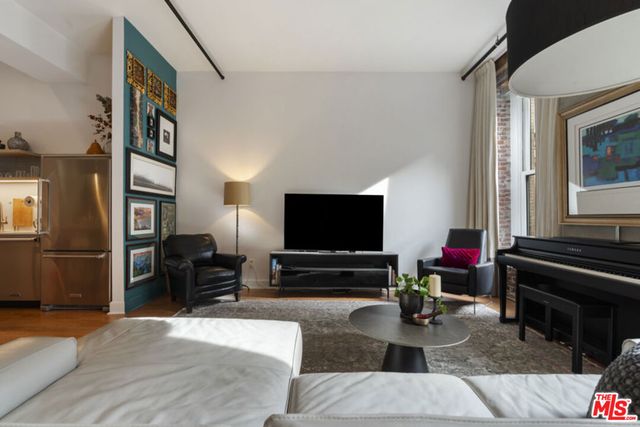 253 S Broadway 201, Los Angeles, CA 90012