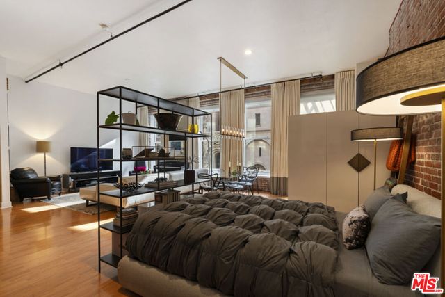 253 S Broadway 201, Los Angeles, CA 90012