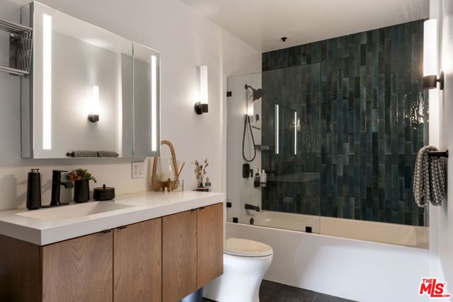 253 S Broadway 201, Los Angeles, CA 90012