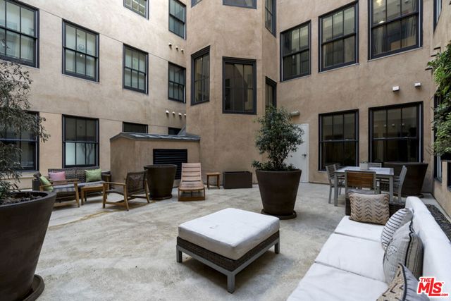 253 S Broadway 201, Los Angeles, CA 90012