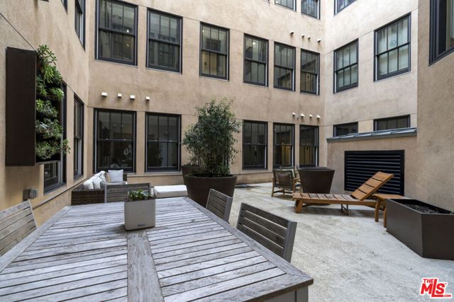 253 S Broadway 201, Los Angeles, CA 90012