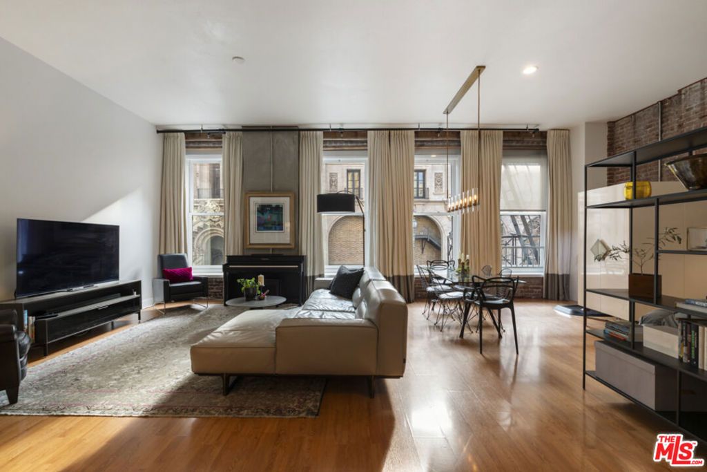 Image 11 of property listing at 253 S Broadway 201, Los Angeles, CA 90012