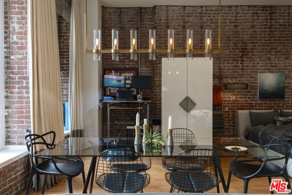 Image 18 of property listing at 253 S Broadway 201, Los Angeles, CA 90012