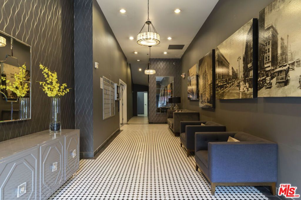 Image 2 of property listing at 253 S Broadway 201, Los Angeles, CA 90012