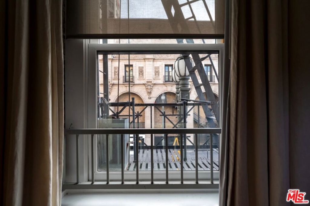 Image 27 of property listing at 253 S Broadway 201, Los Angeles, CA 90012