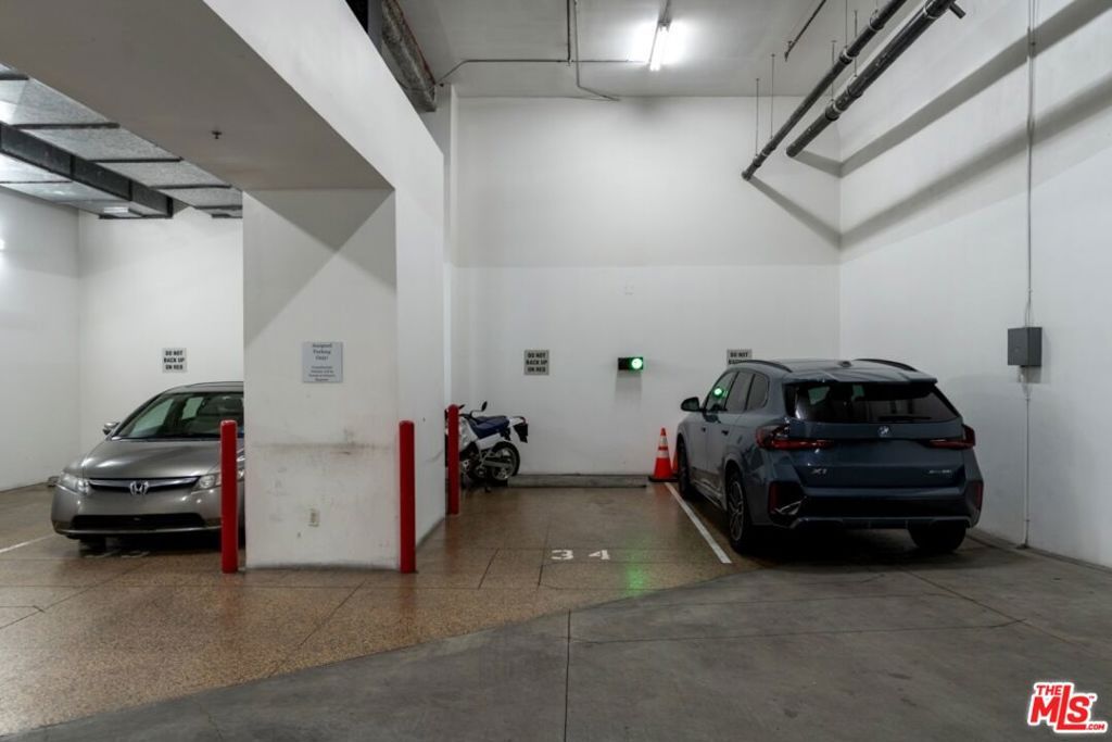 Image 32 of property listing at 253 S Broadway 201, Los Angeles, CA 90012