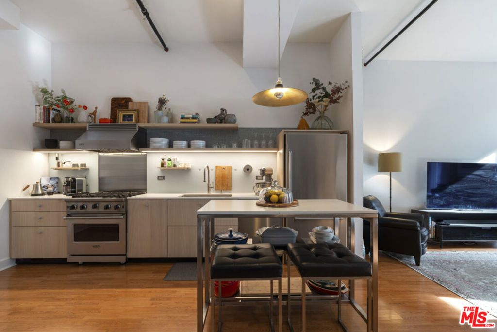 Image 8 of property listing at 253 S Broadway 201, Los Angeles, CA 90012