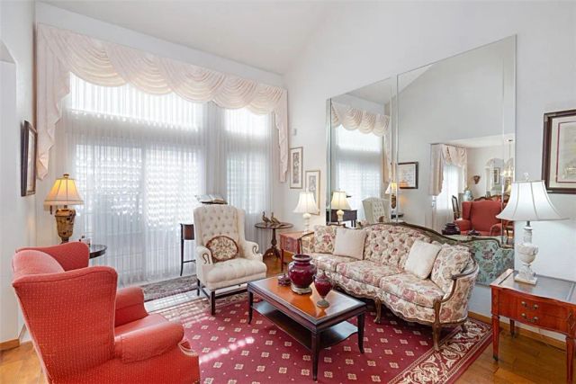 835 Cedarbend Way, Chula Vista, CA 91910