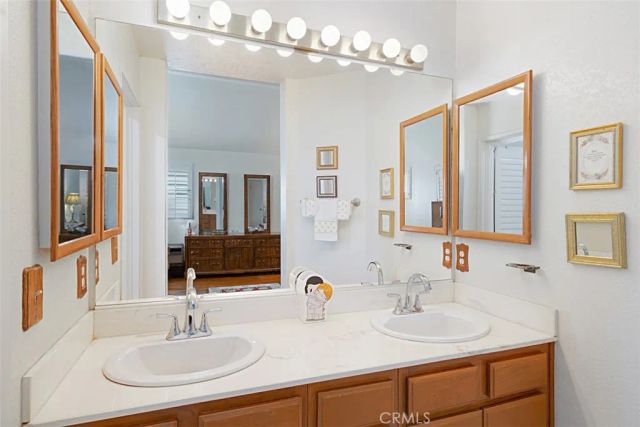 835 Cedarbend Way, Chula Vista, CA 91910