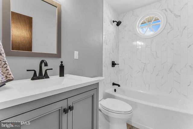 360 SILVER BAY RD, Toms River, NJ 08753