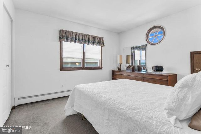 360 SILVER BAY RD, Toms River, NJ 08753