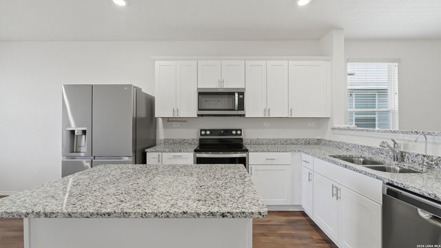 165 Wild Creek Rd, Seguin, TX 78155
